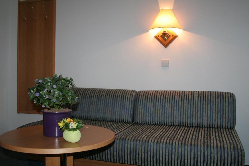 Tiptop Hotel Garni Pfauen انديغن الغرفة الصورة